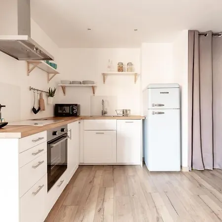 T2 Proche Centre Avec Parking Apartamento